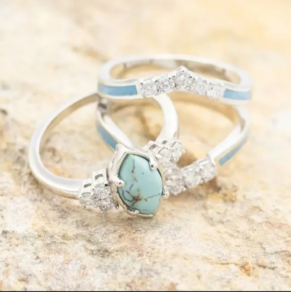 New Size 8 Three Piece Ring Set - Picture 8 of 11